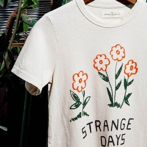 Imogene + Willie Strange Days t-shirt. Size Medium.